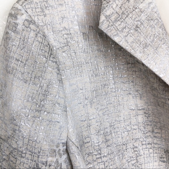 NWOT Chico’s‎ White Silver Metallic Blazer M (1) - Picture 3 of 8